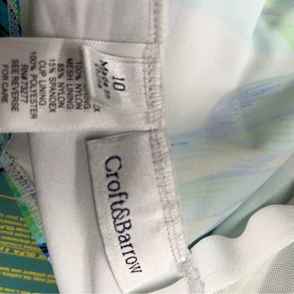 Swim Top, padded bra, Hawaiian print, Croft & Barrow - Picture 3 of 3